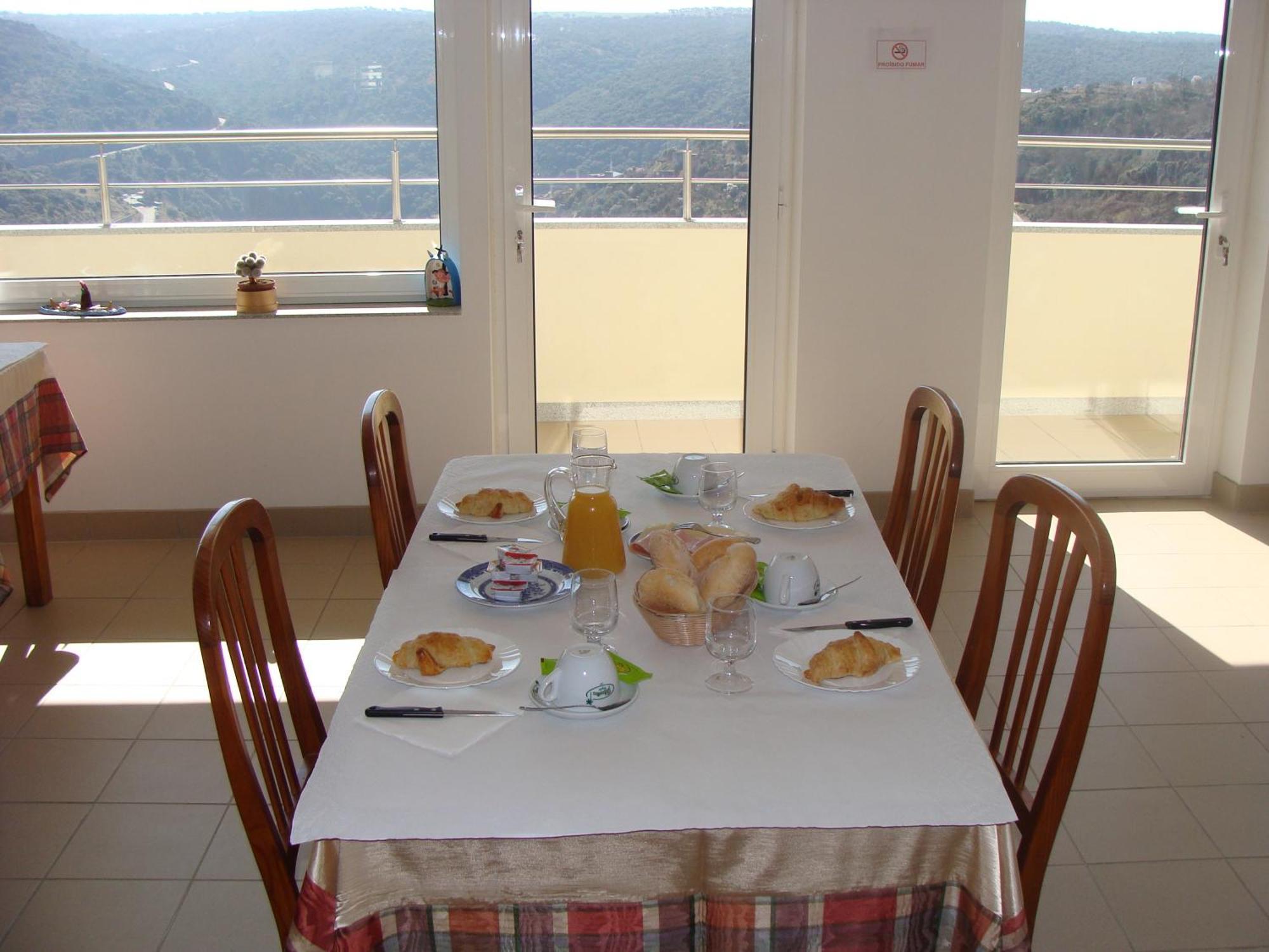 Pensao Vista Bela Hotel Miranda do Douro Eksteriør billede